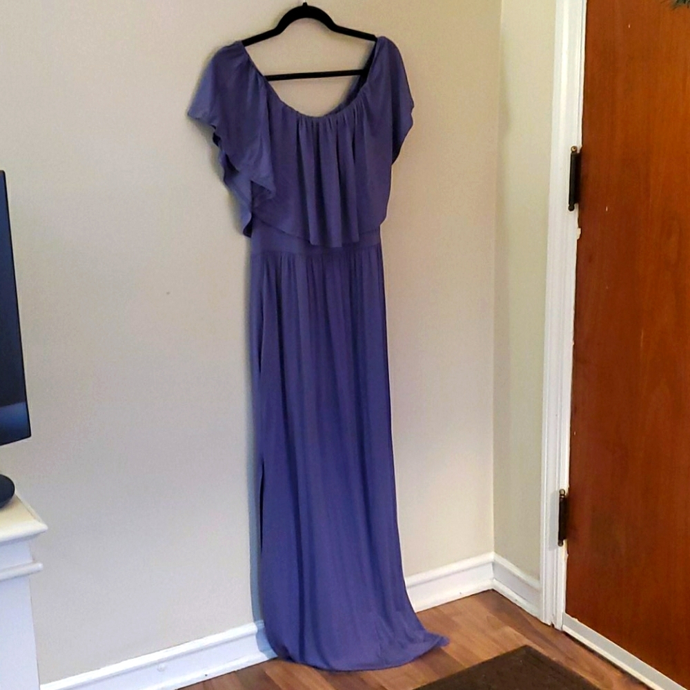Off the shoulder dress maxi dress